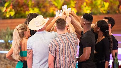 Raise A Glass To These Love Island-Inspired New Year's Resolutions